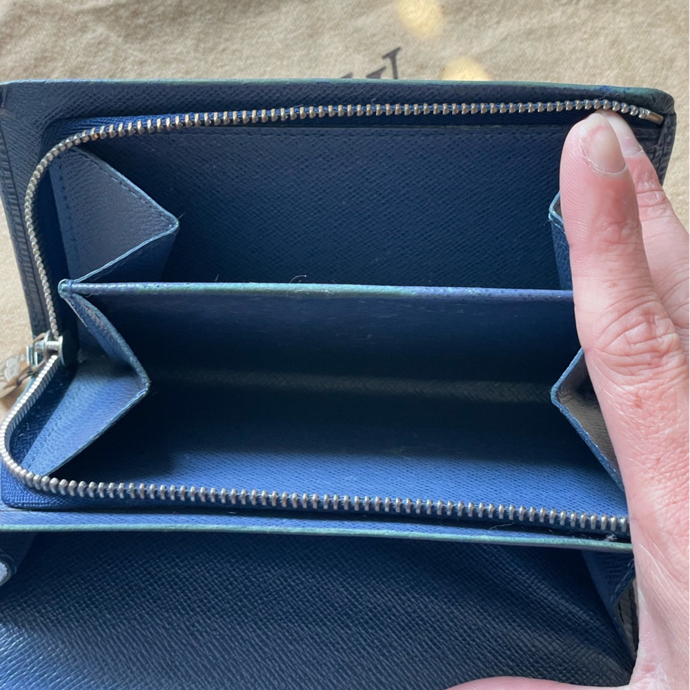 LV Toledo Blue Epi - Picture 9 of 10